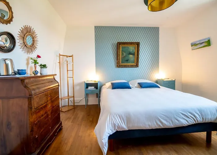 Le Clos Eugénie Couette-café 3*