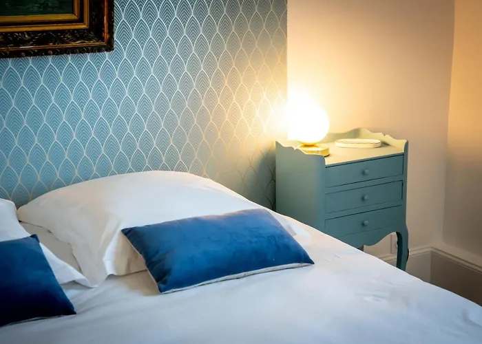 Le Clos Eugénie Couette-café 3*